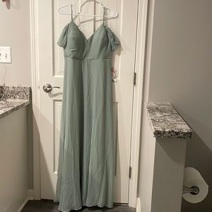 Birdy Grey light sage Devin chiffon dress with detachable shoulder sleeves. NWT